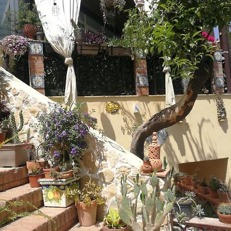 Casa Donna Fiorella Tipica Siciliana タオルミーナ エクステリア 写真